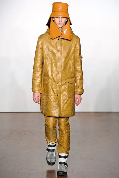 Look 12